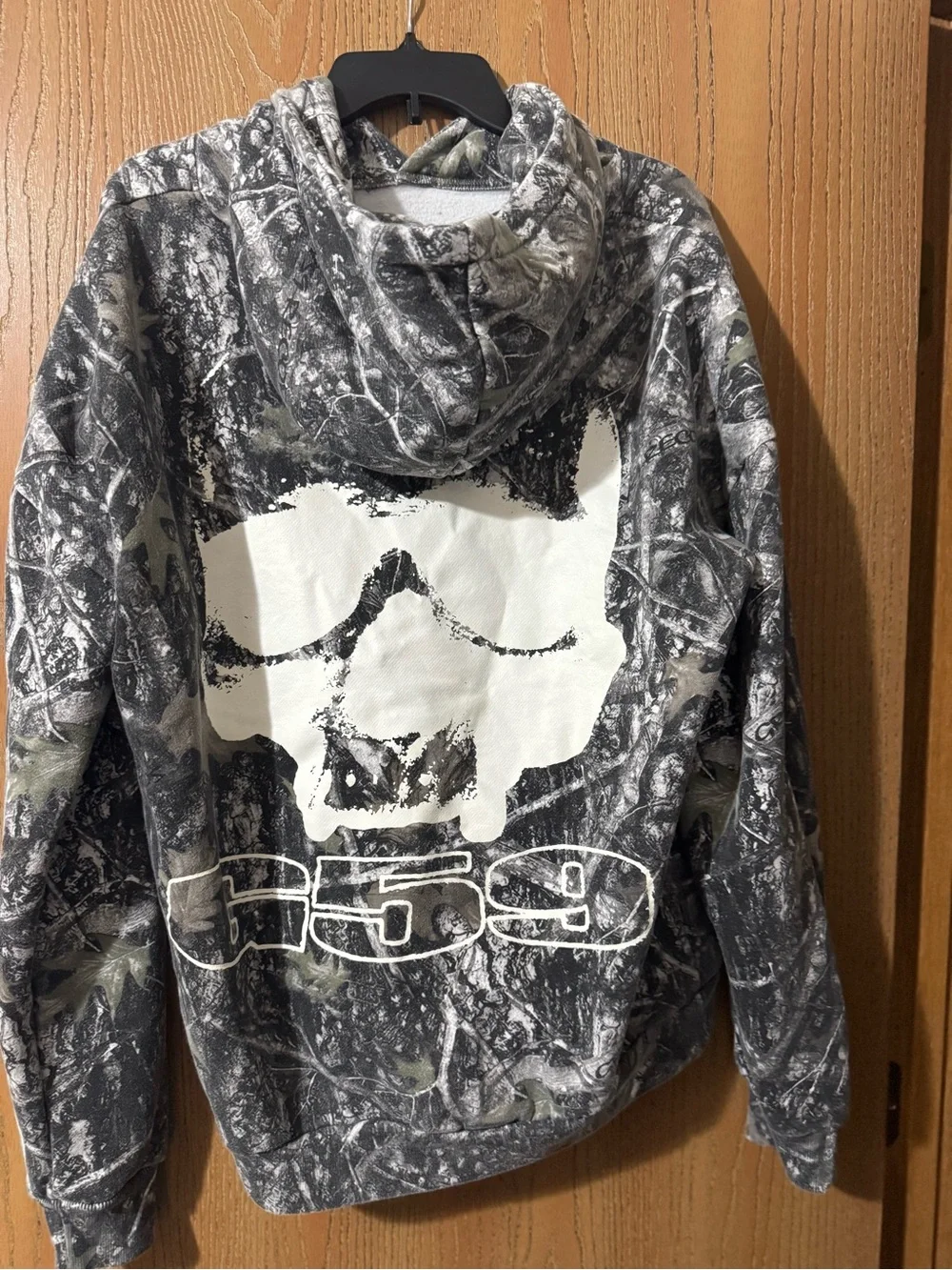 G59 pullover hoodie size XL